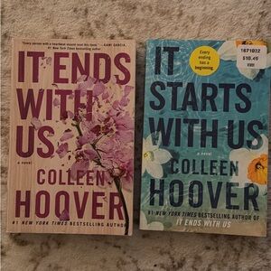 Colleen Hoover Book Set - It Ends With Us & It Starts With Us